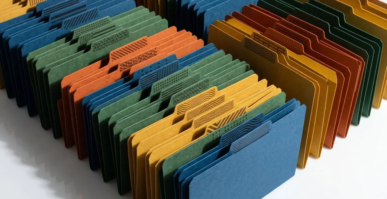 Représentation visuelle d'une structure de nommage de fichiers avec codes couleur